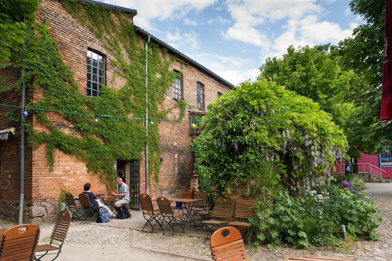 Basiskulturfabrik Oeko-Hotel Neustrelitz Exterior photo